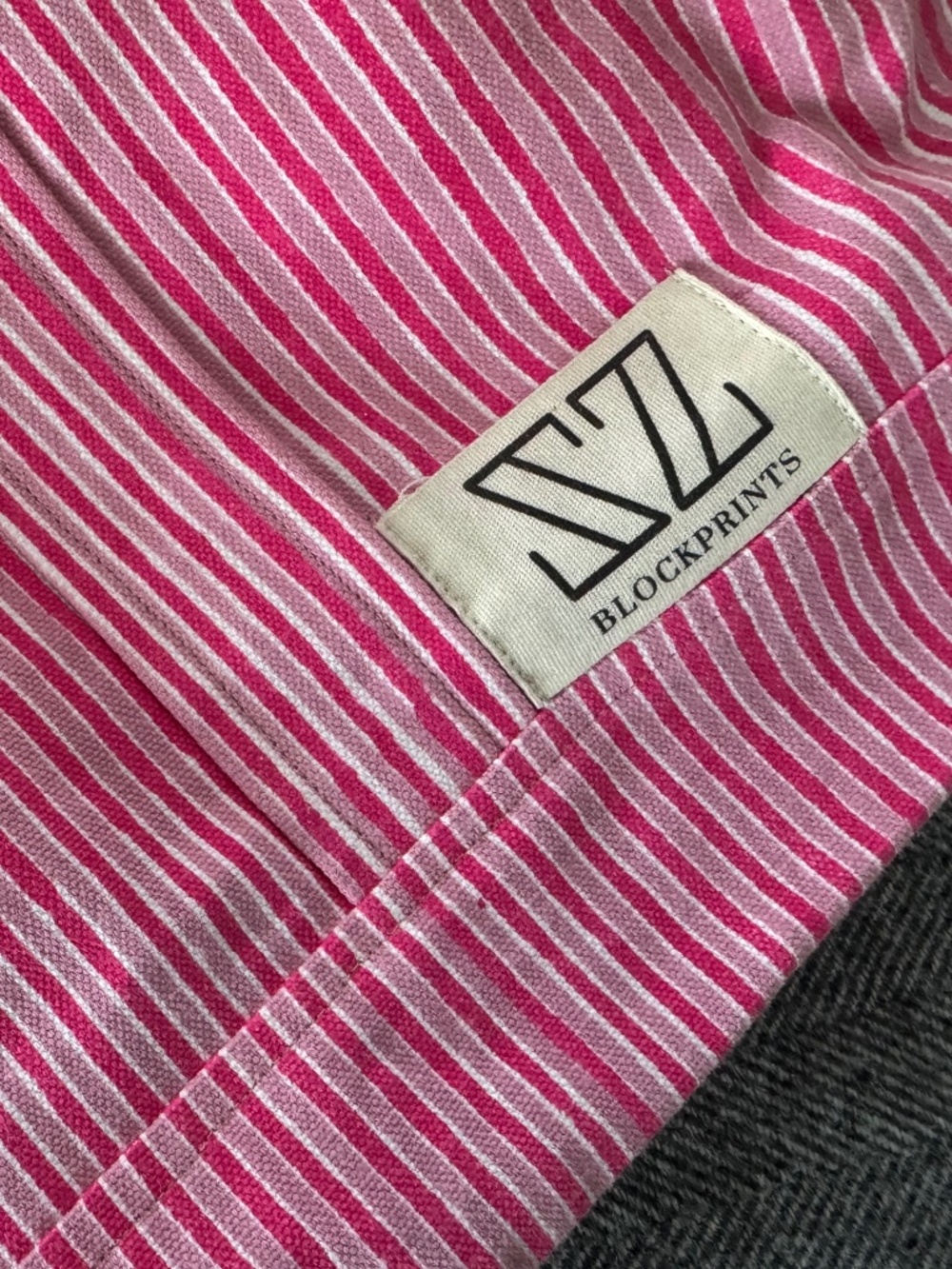 NWT SZ BLOCKPRINTS OVERSIZED COTTON CANVAS TOTE PINK/BLUE - Picture 6 of 13